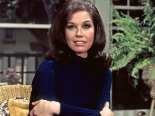 Mary Tyler Moore obituary: iconic TV star and producer - image