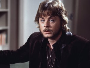 Hywel Bennett obituary: fashionable young man who grew up fast - image