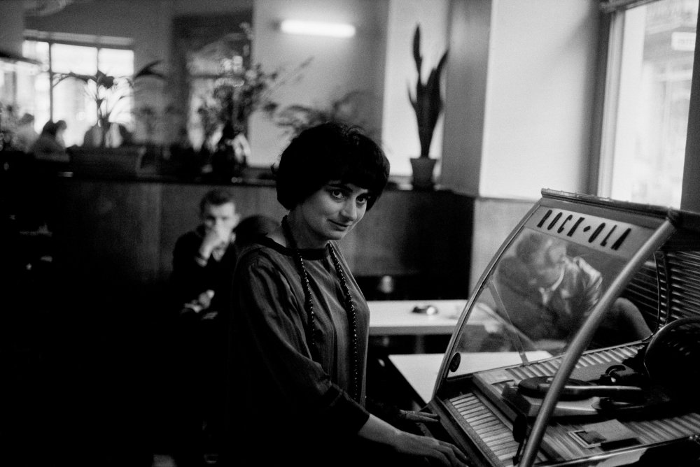 Agnes Varda plays the tunes at the 1962 edition of the festival. Her film Cléo from 5 To 7 played in competition that year.