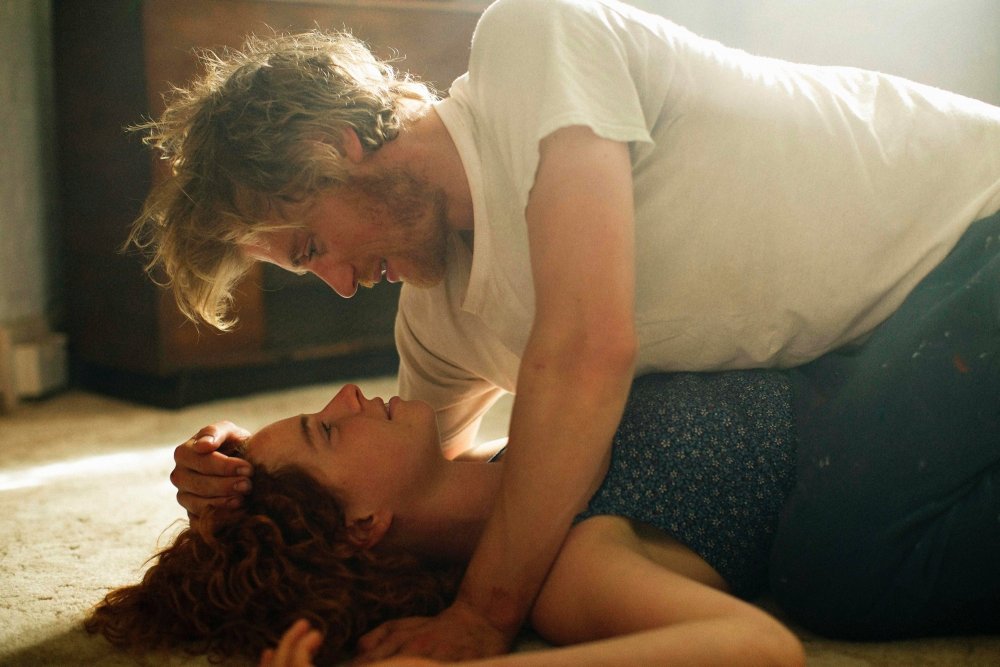 Jessie Buckley as Moll Huntford and Johnny Flynn as Pascal Renouf in Beast