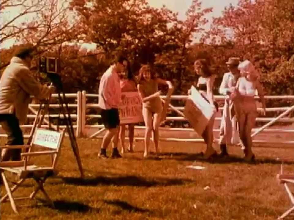 On location with the cast and crew of Boin-n-g (1963)