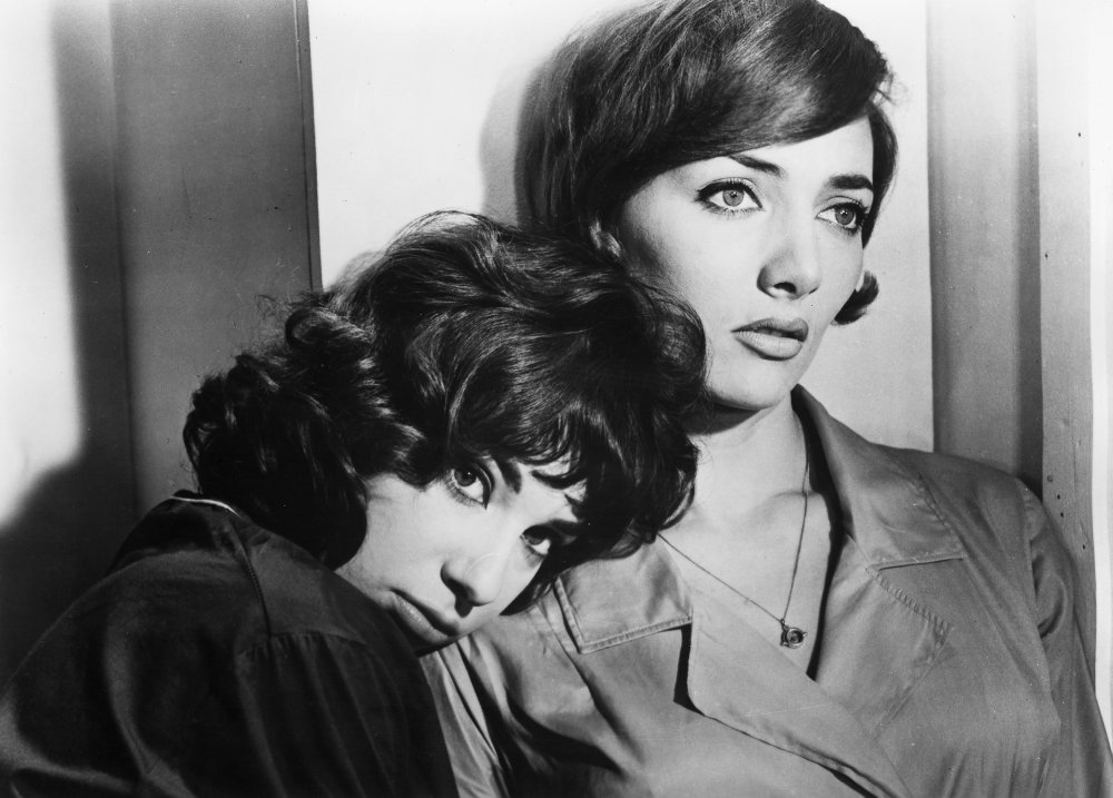 Audran (right) with Bernadette Lafont in Les Bonnes femmes (1960)
