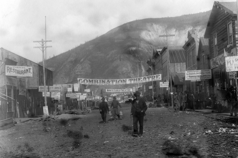 Dawson City, Frozen Time (2016)