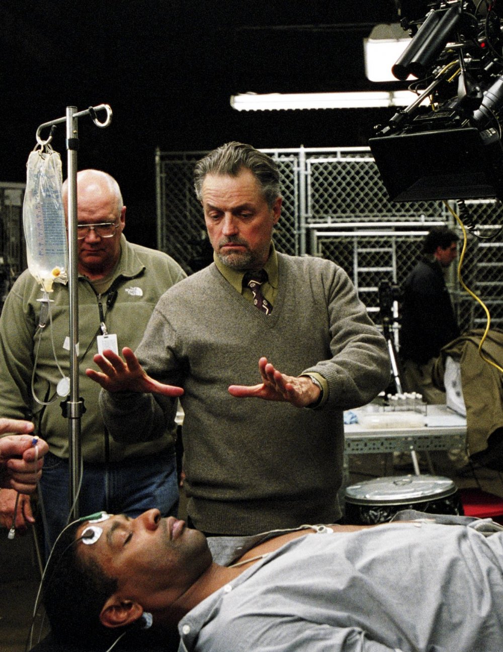 Jonathan Demme directing Denzel Washington on the set of The Manchurian Candidate (2004)