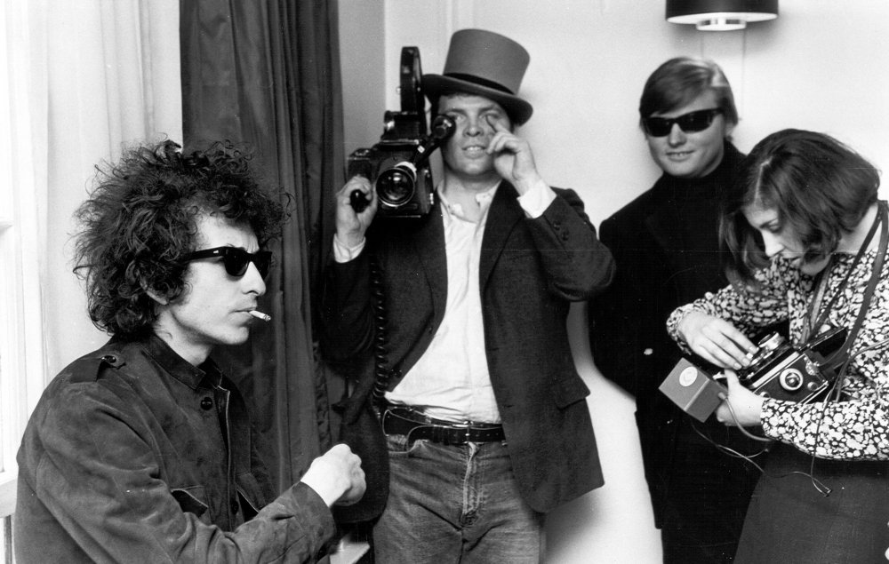 D.A. Pennebaker films Bob Dylan for Dont Look Back (1967)