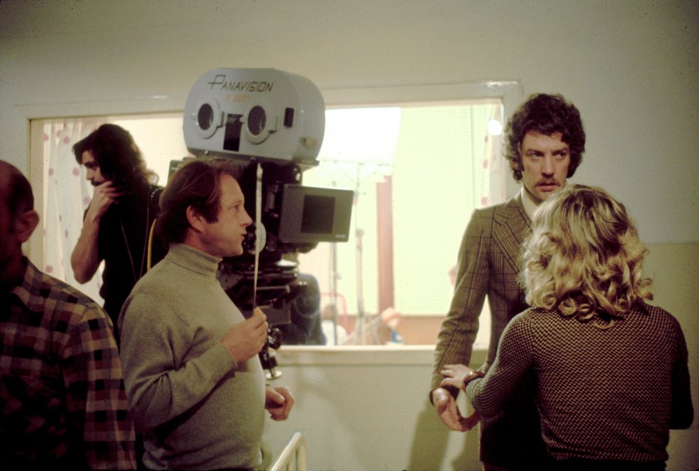 Nicolas Roeg directing Donald Sutherland and Julie Christie on the set of Don’t Look Now (1973)