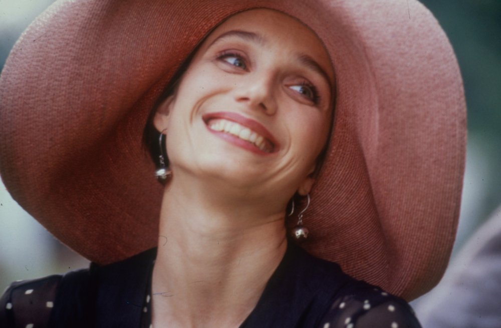 four weddings and a funeral 1994 007 kristin scott thomas pink hat SPD 282766