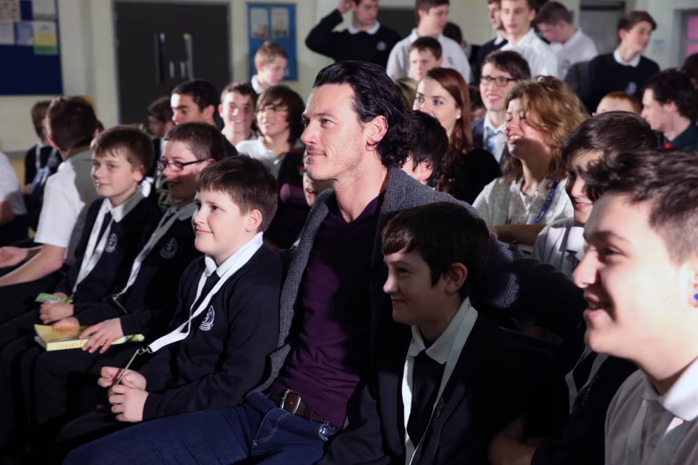 Actor Luke Evans with students